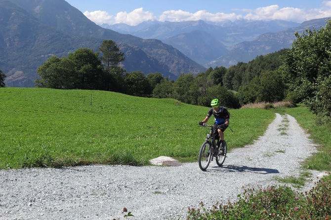 Stop alle MTB su alcuni sentieri di Courmayeur: i professionisti insorgono