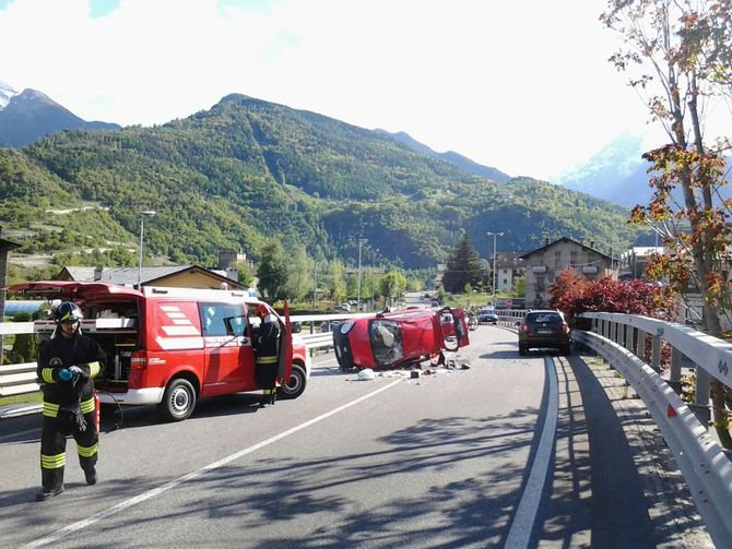 Scontro frontale tra due auto a Saint-Pierre, quattro persone ferite