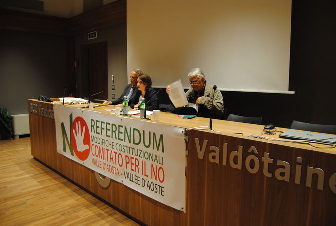 La serata organizzata per il “No” alla riforma Costituzionale: “La Valle non si salverà”