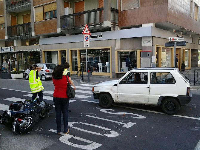 Scontro tra auto e scooter ad Aosta: un ferito