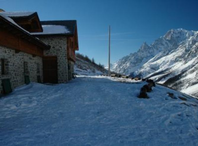 Il rifugio Bonatti inserito dal National Geografic fra le 10 migliori escursioni per “sfaticati”