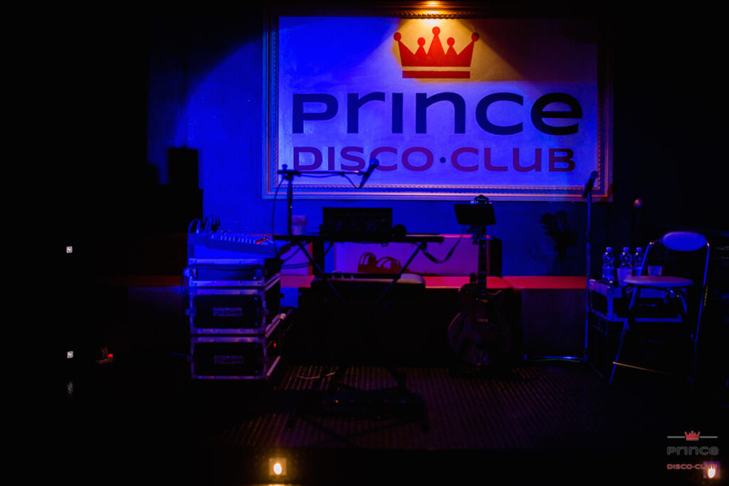 Accoltellamento di due giovani, il Questore chiude per 15 giorni la discoteca Prince di Quart