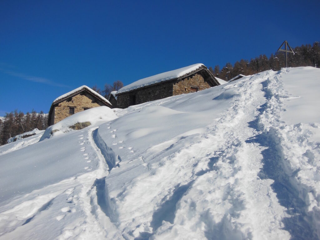 Da Coumarial a Punta Leretta: un panorama davvero strepitoso, dal Cervino al Monviso