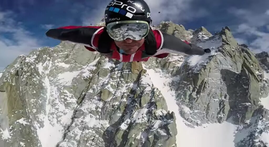 Il volo con la tuta alare dall’Aiguille du Midi