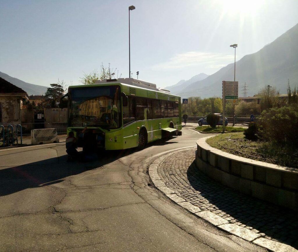 Bus in panne, traffico in tilt per un’ora stamattina nella zona est di Aosta