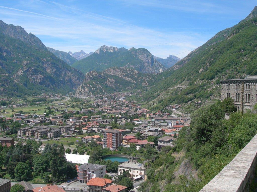 Furti e danneggiamenti a Pont-Saint-Martin, indagini in corso