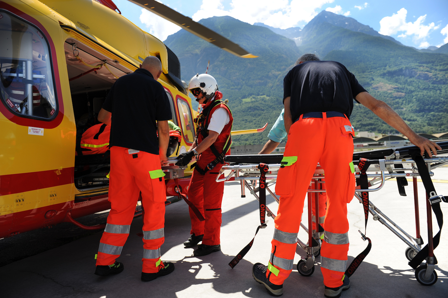 Incidente stradale all’alba a Chambave: grave 22enne