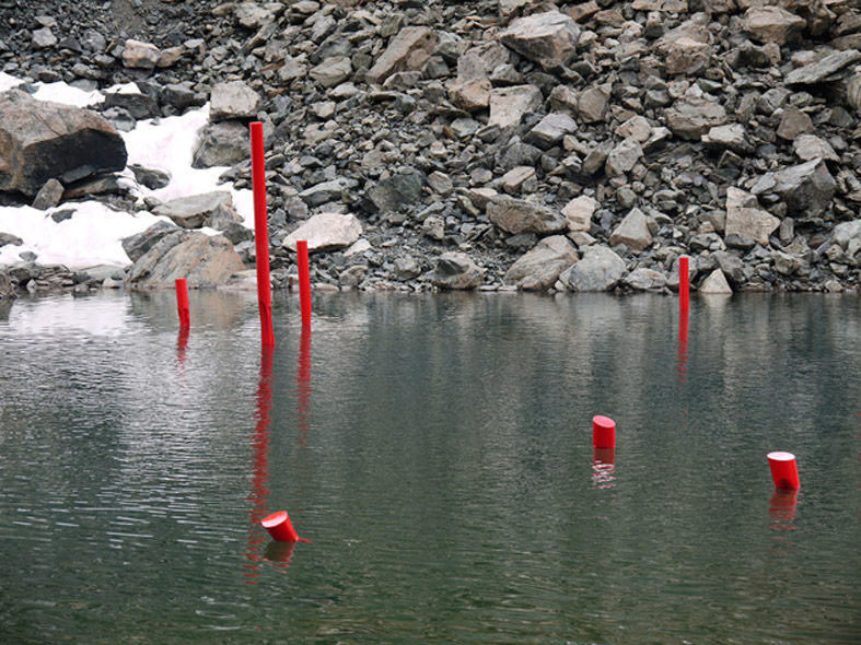 Gressoney-La-Trinité, al Lago Col d’Olen l’installazione fluttuante “Fata Morgana”