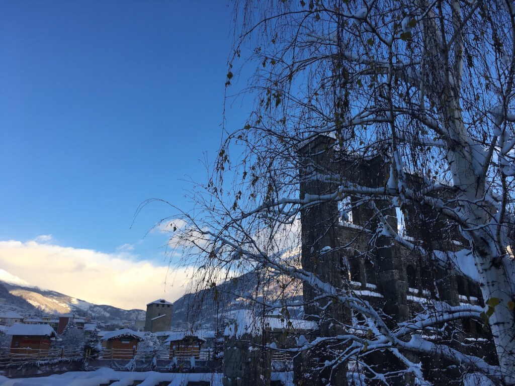 Un manto bianco avvolge l’Aosta romana