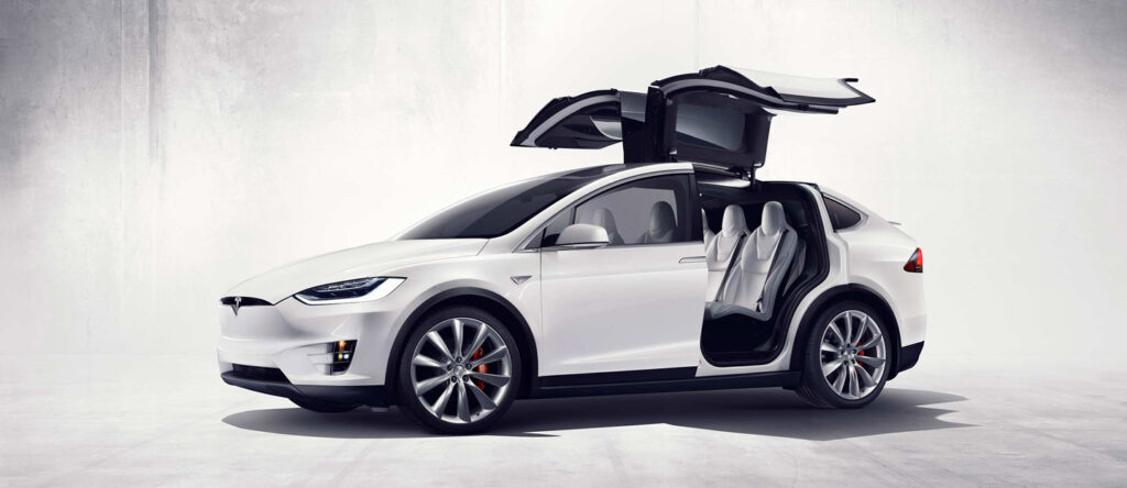 Alla scoperta della Tesla Model X