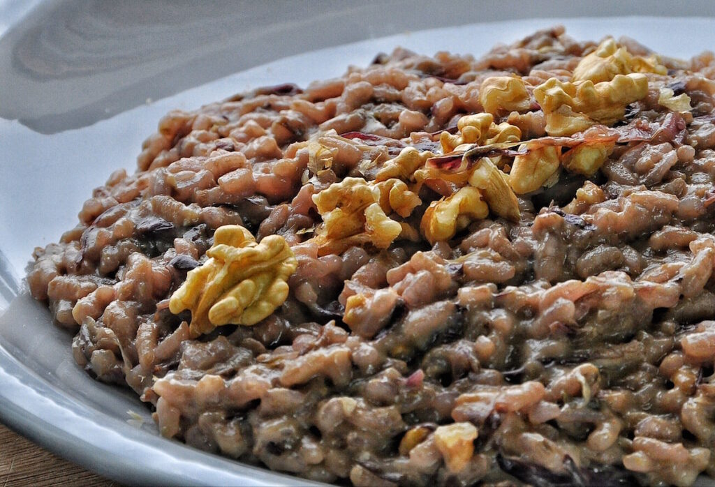 Risotto con radicchio, taleggio e noci