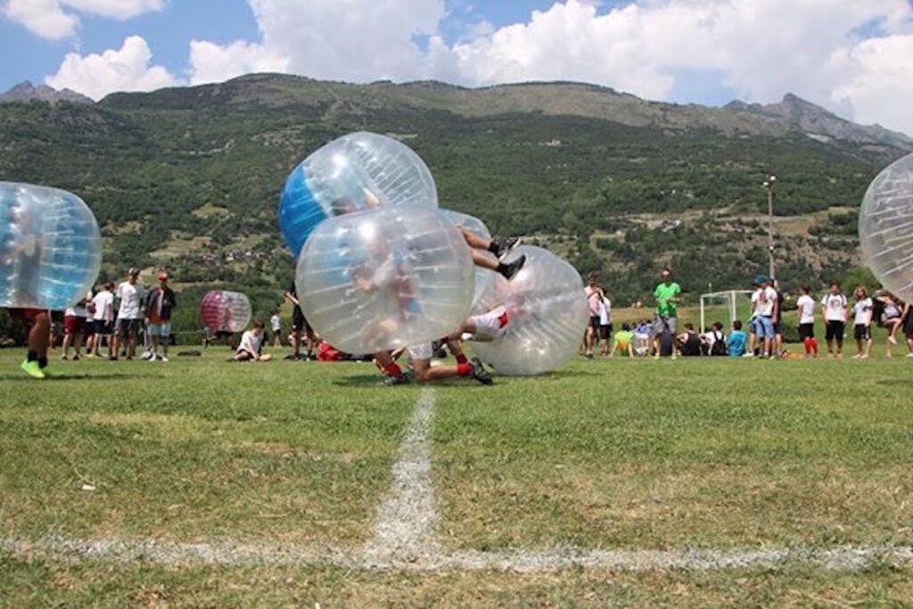 Fénis, al via le iscrizioni al secondo Torneo di Bubble soccer