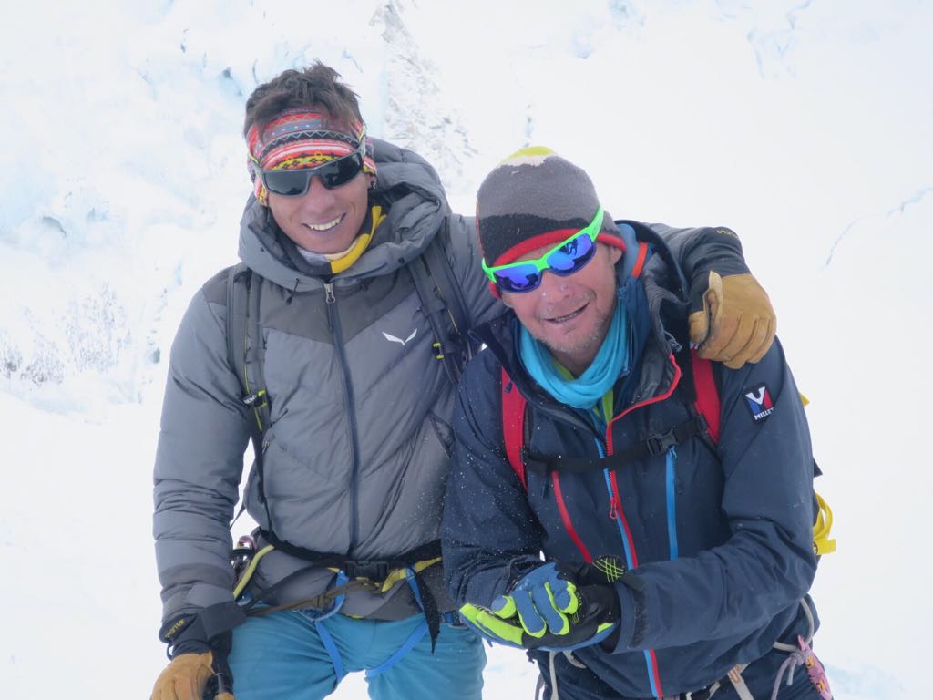 Marco Camandona e François Cazzanelli conquistano la vetta del Lhotse