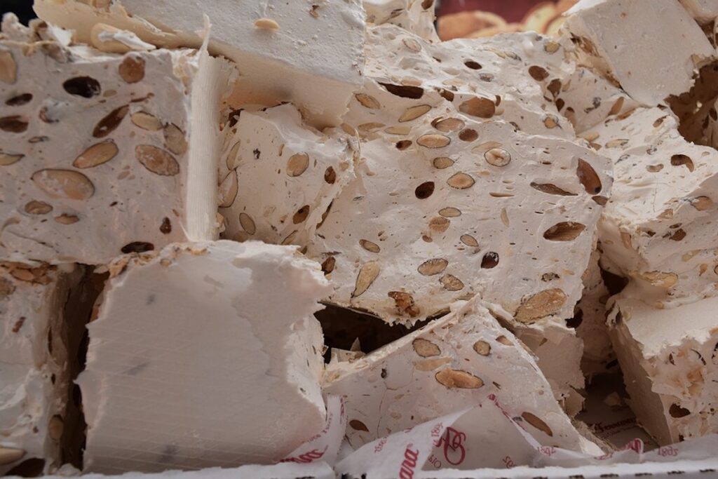 Sua maestà il torrone: la sua origine e le sue principali caratteristiche