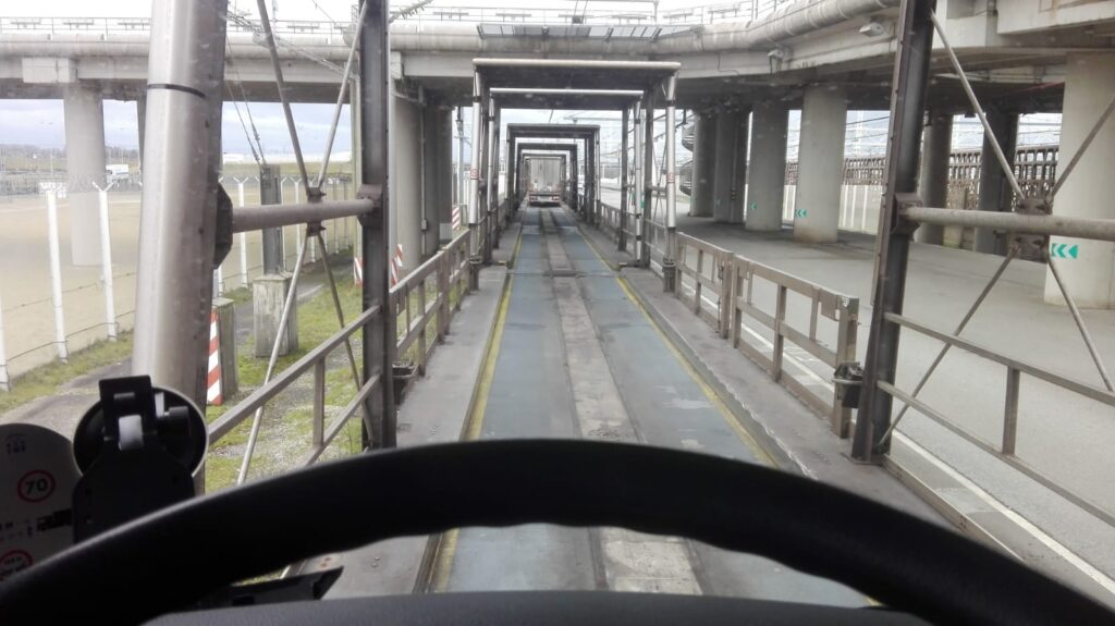 Il camion di Armstrong all'Eurotunnel