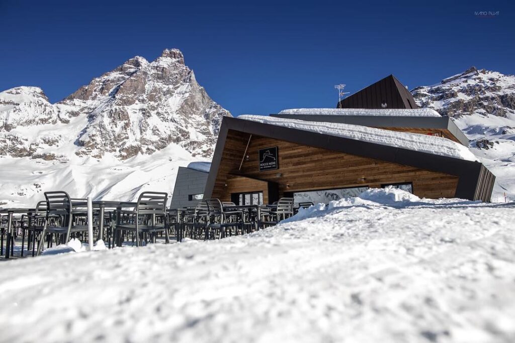 Il bar “Rocce Nere” resta sequestrato, ma può riaprire