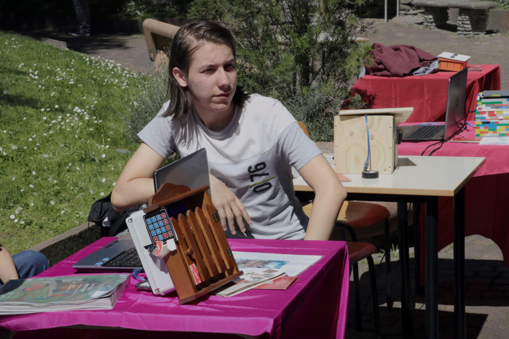 “Una montagna di scienza”: gli studenti del Manzetti presentano i progetti informatici