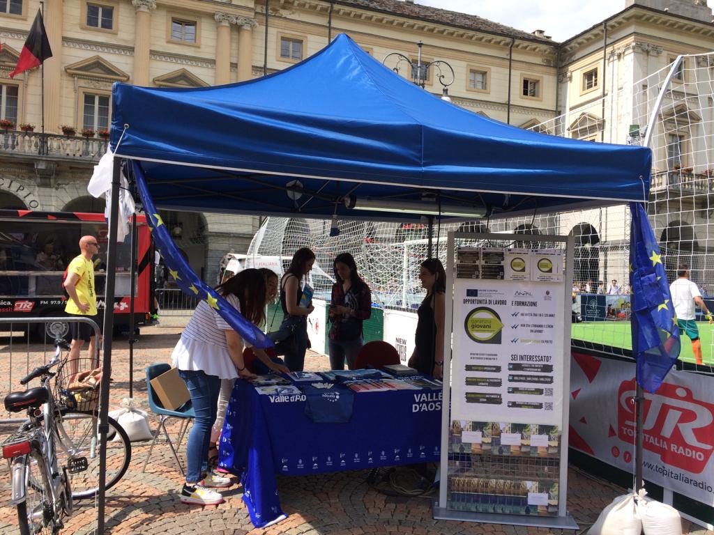 In piazza Chanoux un gazebo per scoprire le opportunità di lavoro e formazione giovanile