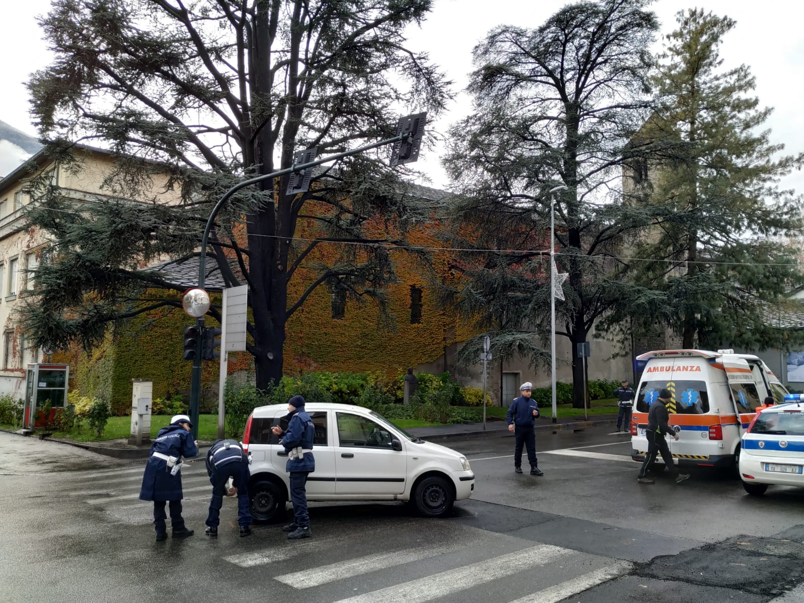 pedone investito in via Conseil des Commis