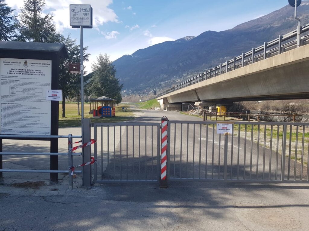 Restano chiuse le aree verdi, la ciclabile riapre con un nuovo regolamento