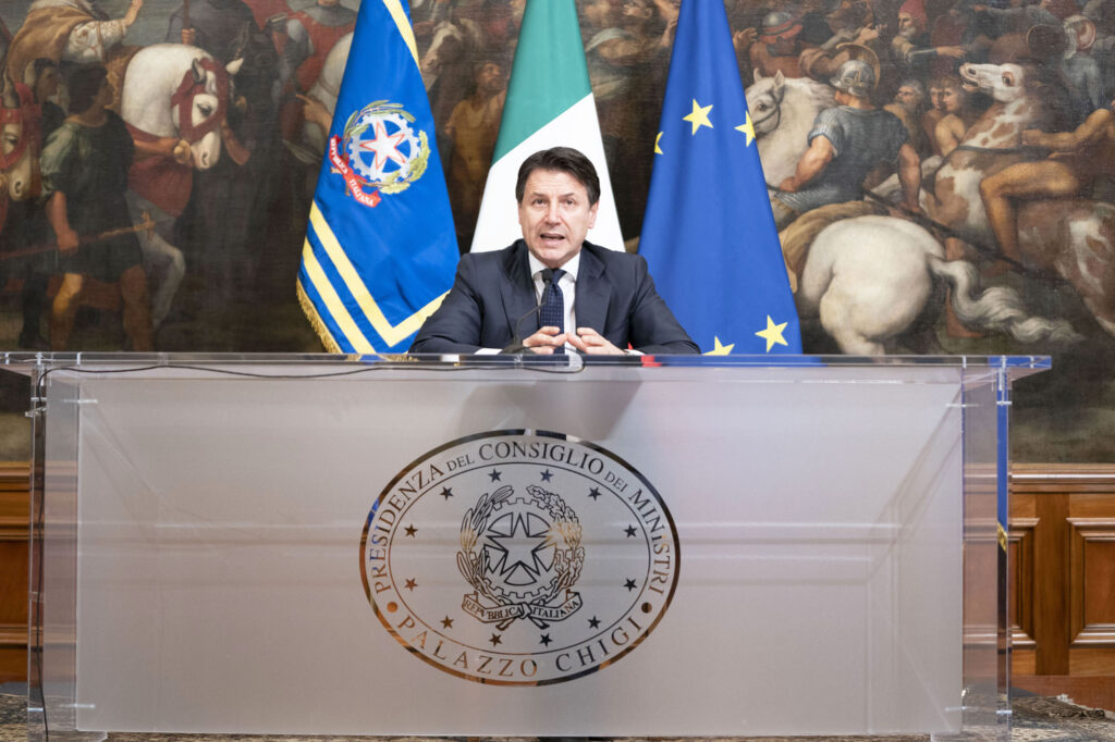 “Chiuse tutte le attività produttive non essenziali”. Il Premier Conte annuncia una nuova stretta