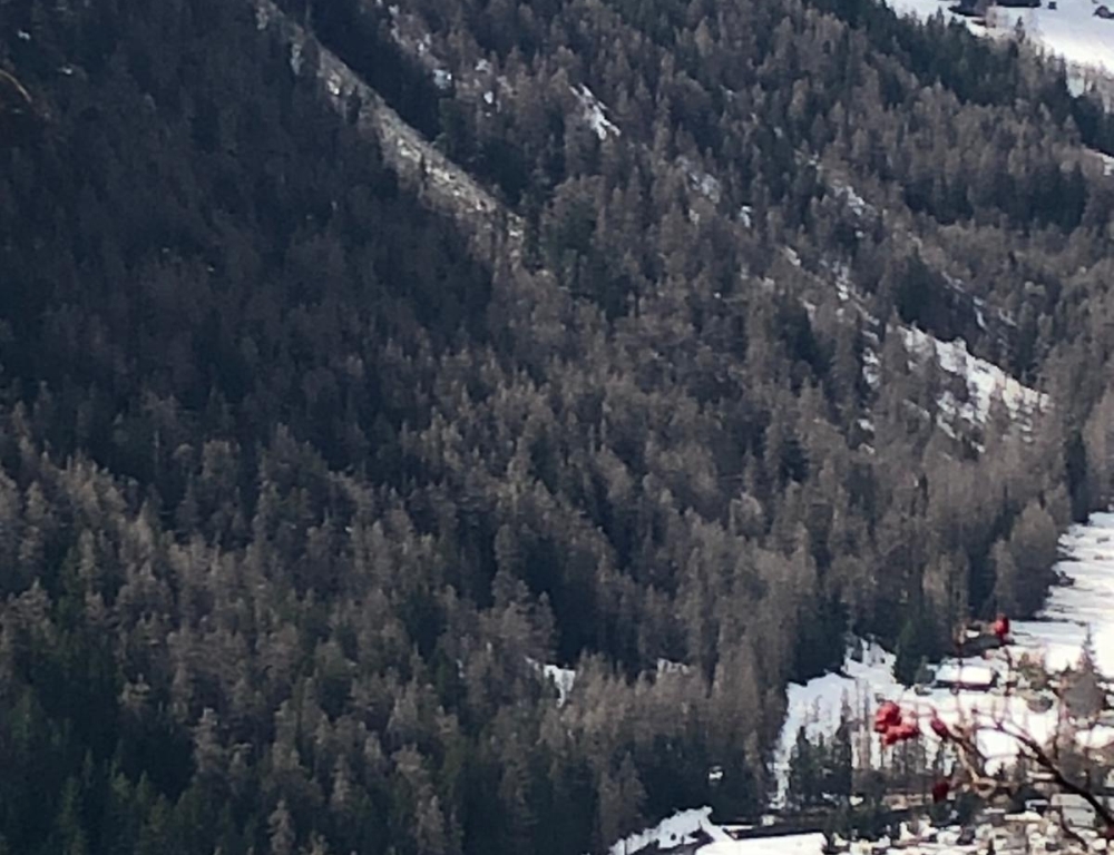 Massi e detriti franano da tre giorni a Prenoud di Saint-Oyen