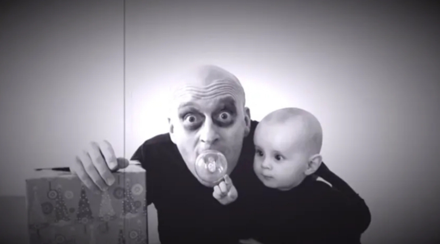 Pallidi: la famiglia (Addams) dei Tamtando, nel loro video homemade