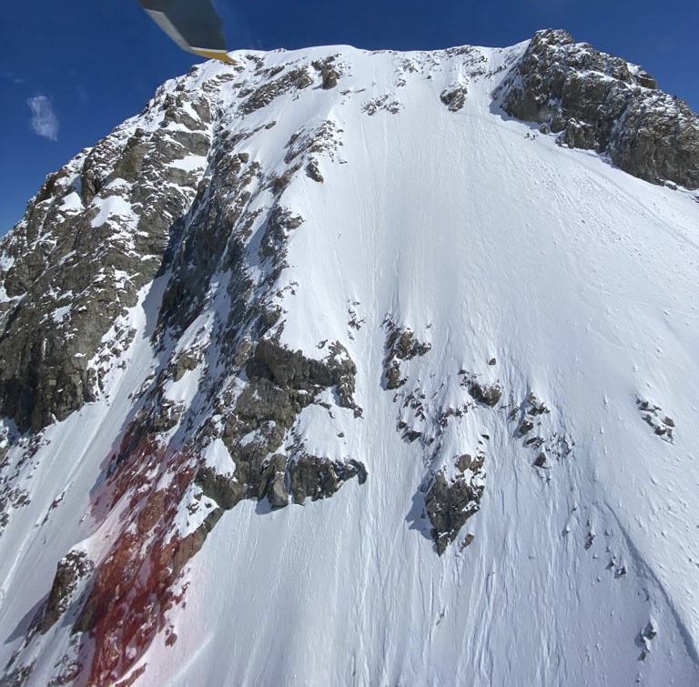 Snowboarder cade e muore durante la discesa sul Mont Dolent