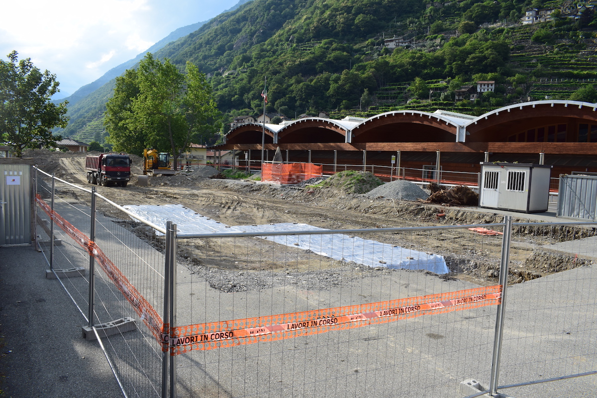 Il cantiere della scuola prefabbricata di Pont-Saint-Martin