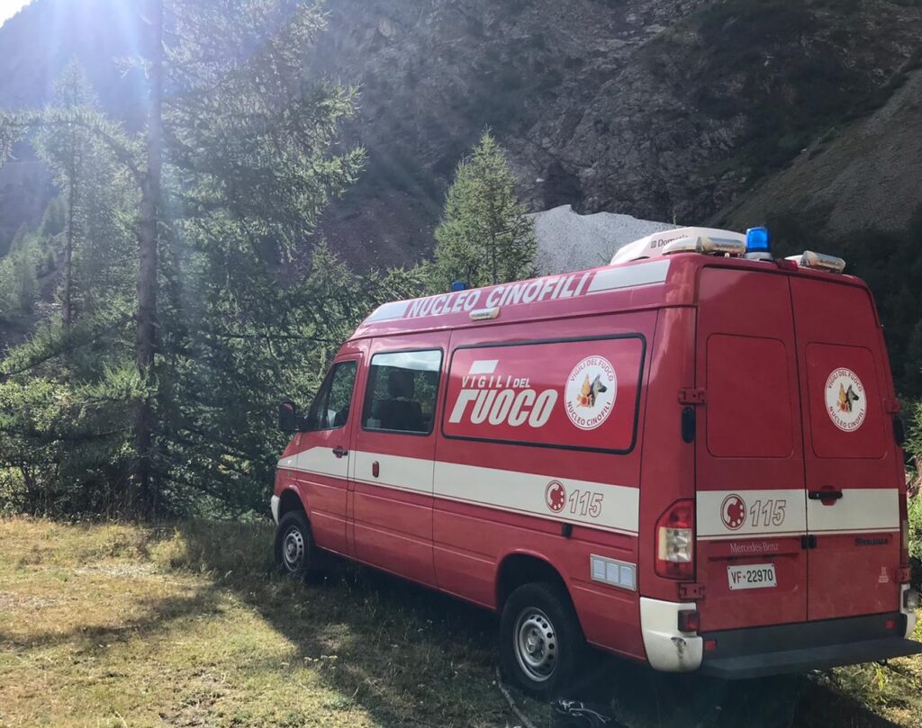 Pontboset, turista sbaglia percorso e si perde: ritrovata in nottata