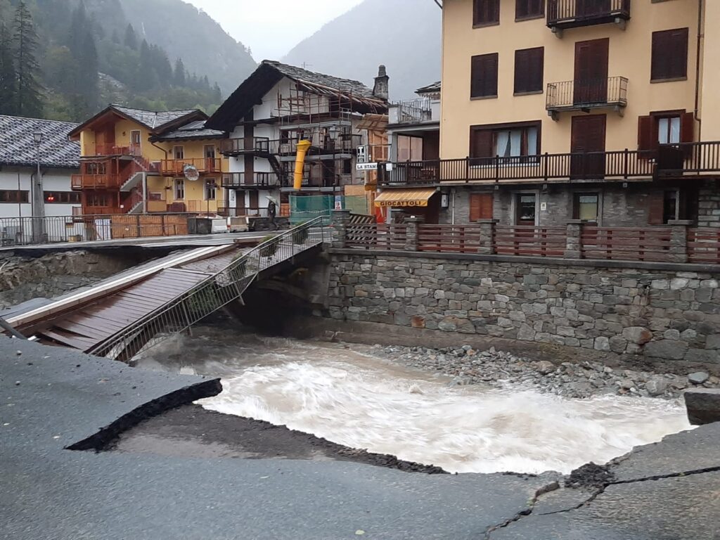 Maltempo, sotto controllo la situazione sulle strade. Si cercano soluzioni per la Valle del Lys