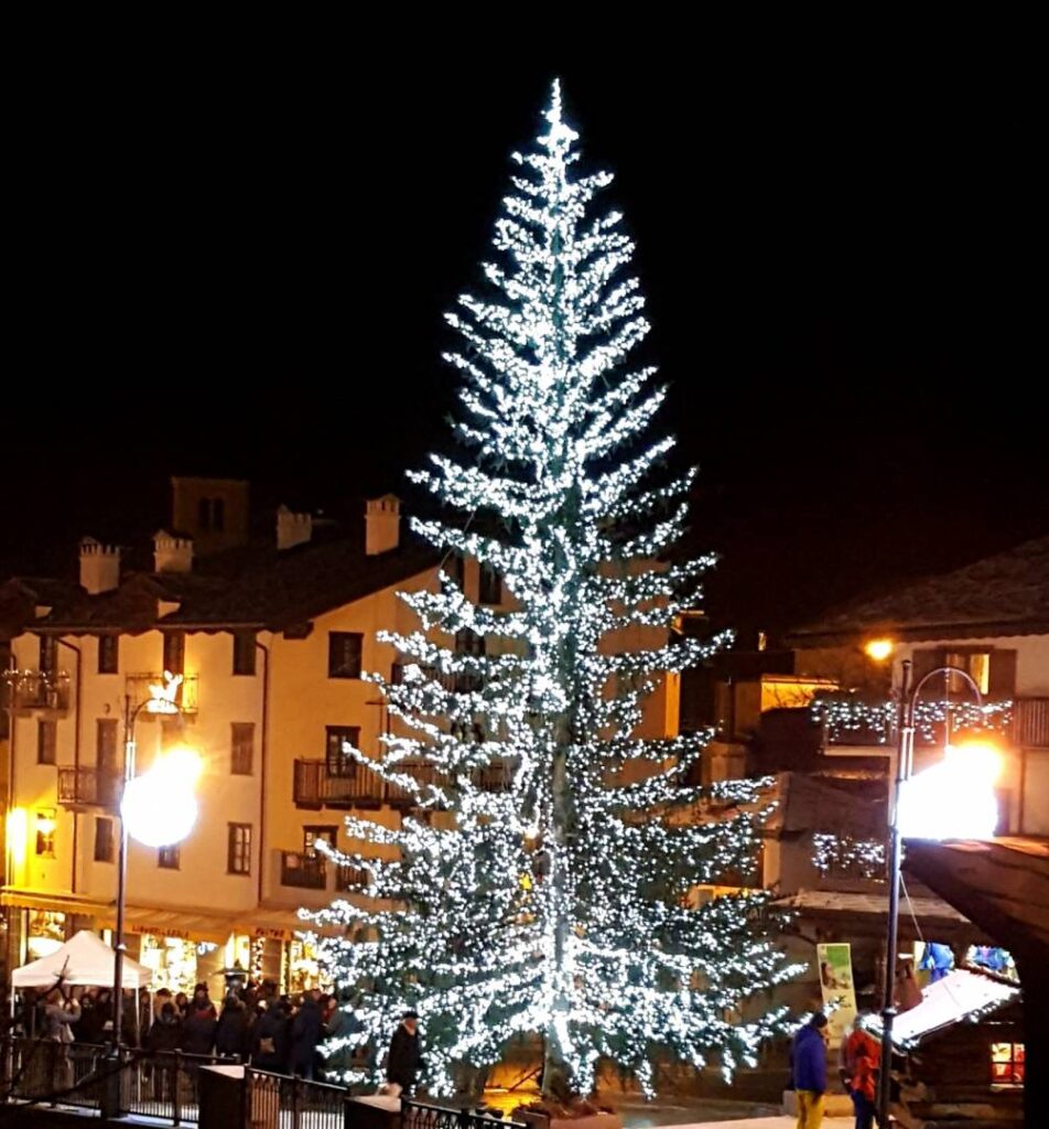 La Thuile il 5 dicembre accende il suo albero di Natale