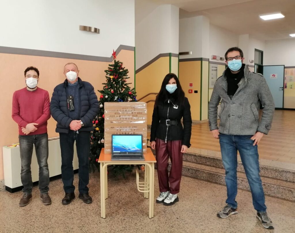 Saint-Christophe, nuovi computer per le scuole primarie di Bret e di Pallein