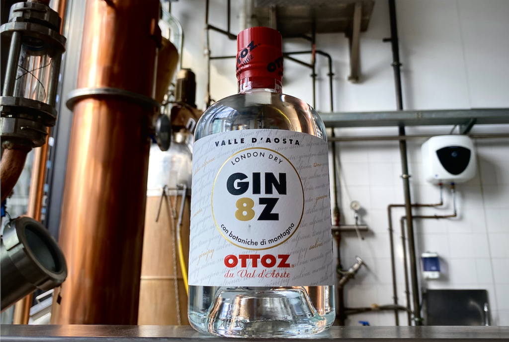 GIN 8Z: quando otto botaniche, dalle Alpi al Mediterraneo, si uniscono per il nuovo London Dry Gin targato Ottoz