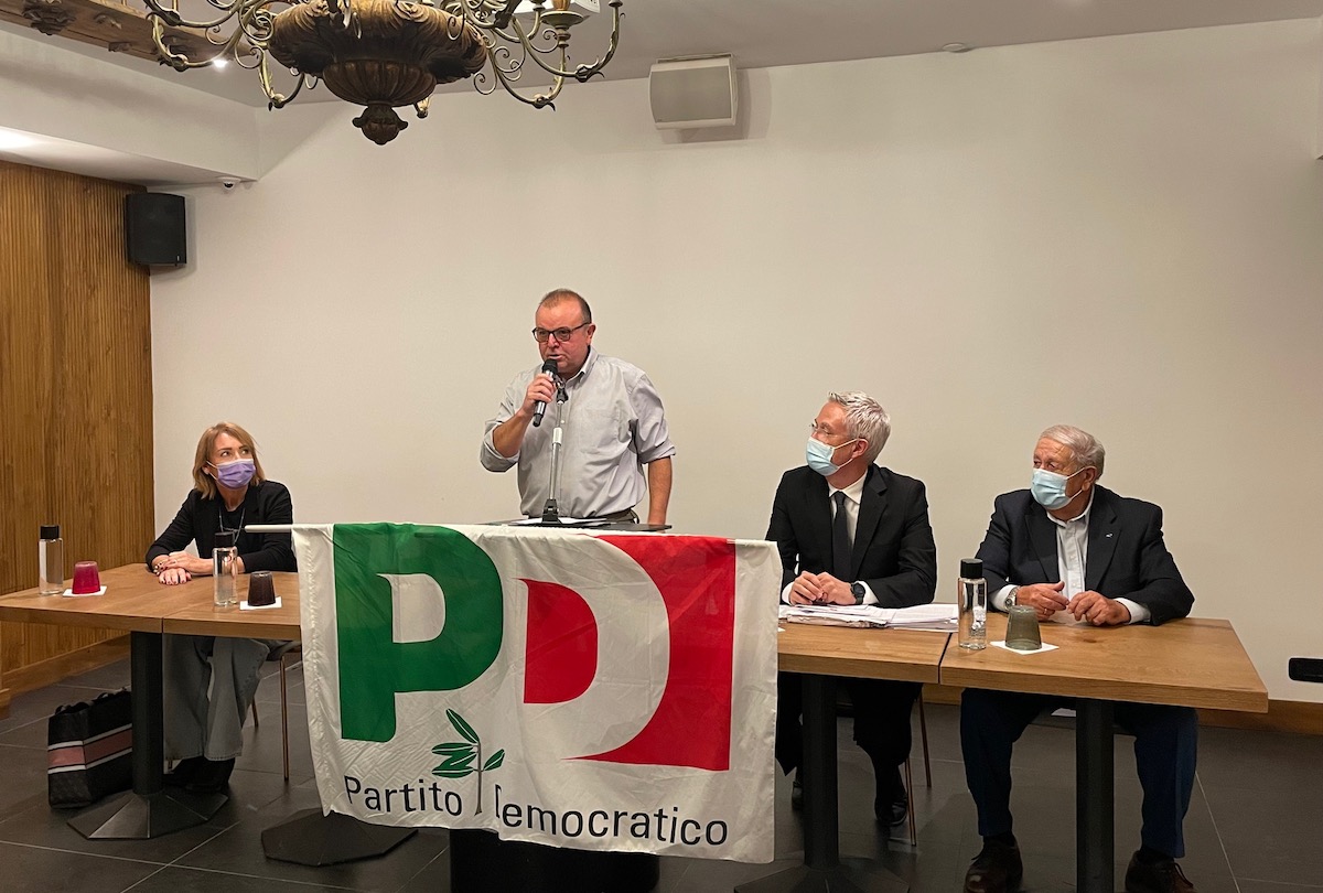 L'incontro di lancio della campagna congressuale del Pd VdA