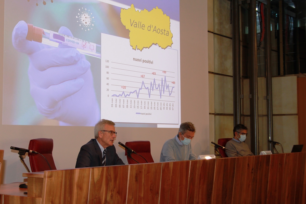 La conferenza stampa sulla campagna vaccinale. Da sx Uberti, Barmasse e Giardini