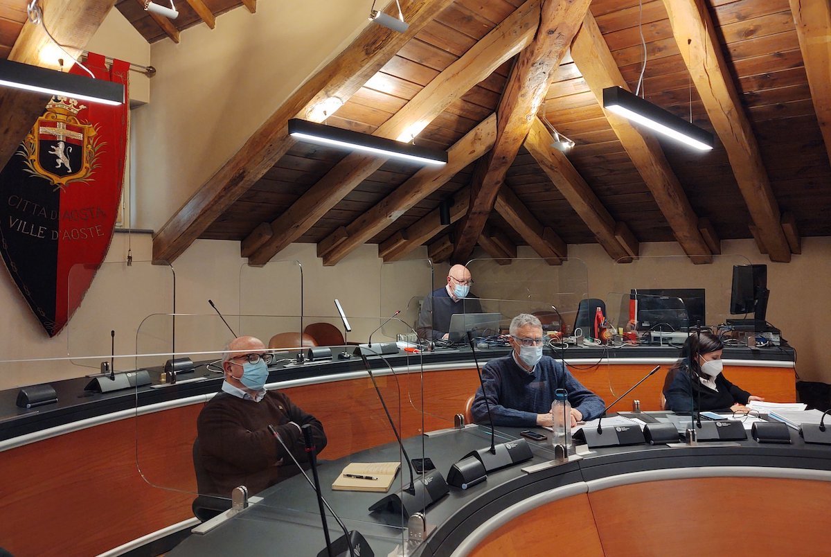Una seduta della II Commissione consiliare di Aosta