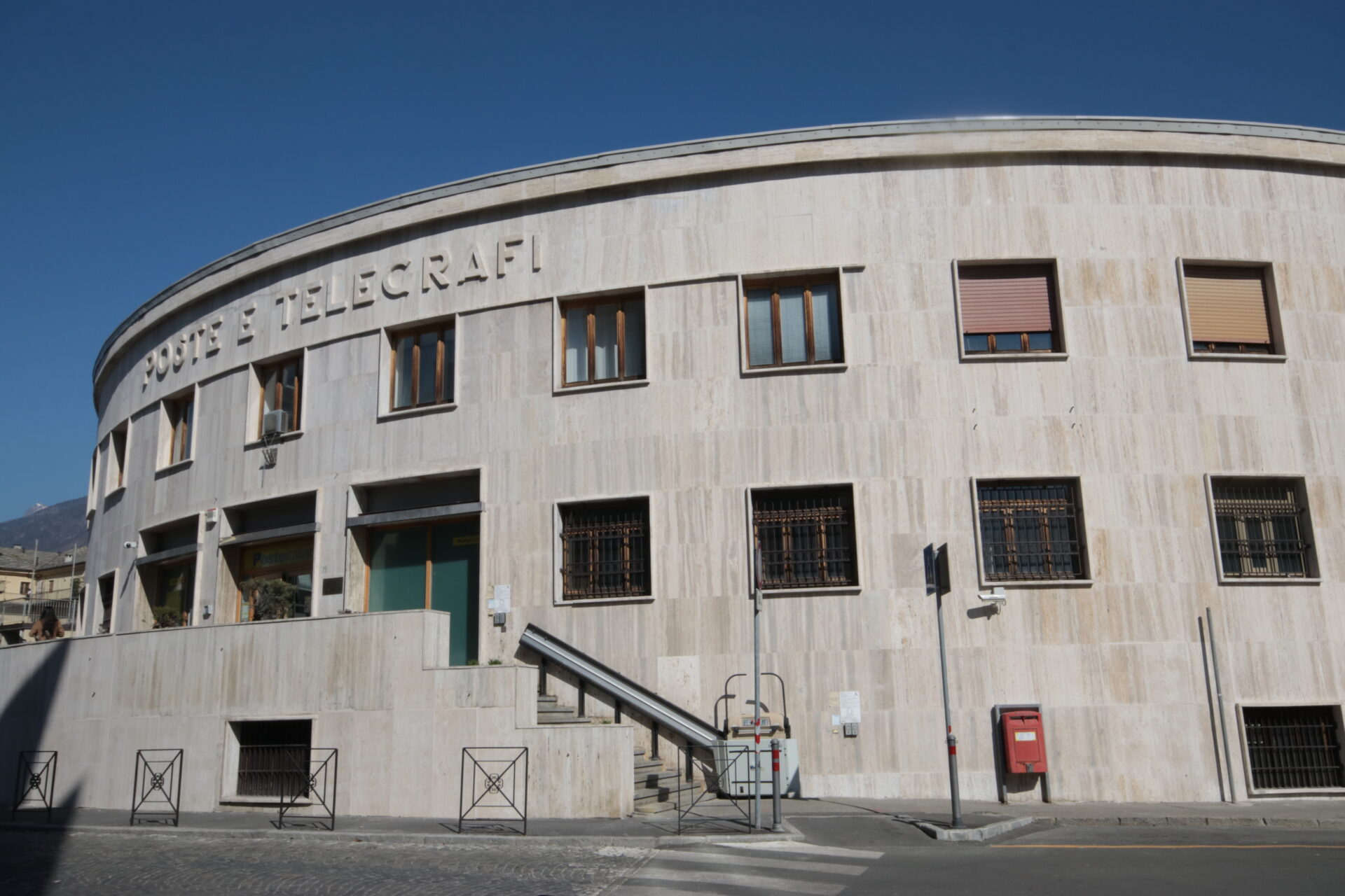 operatori di sportello poste italiane