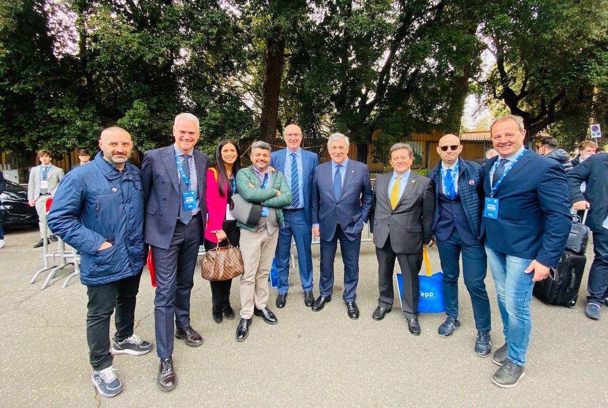La delegazione valdostana di Forza Italia con il coordinatore nazionale Antonio Tajani