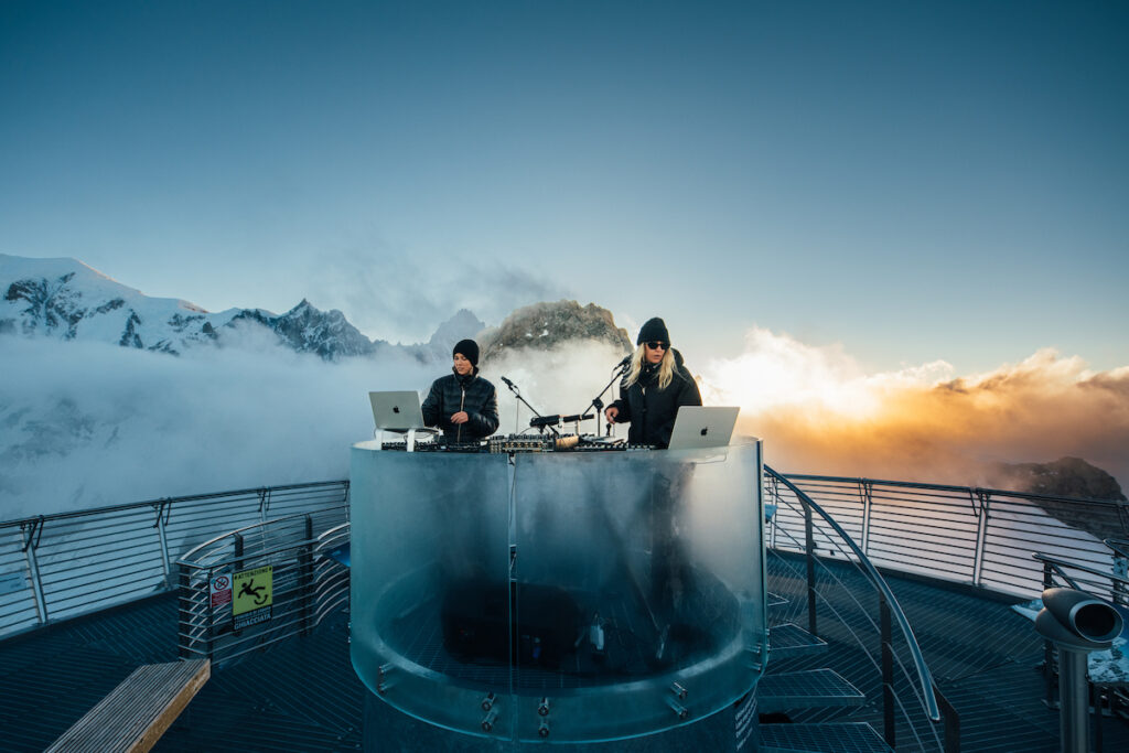 Eli & Fur a Skyway Monte Bianco - Photo by Maxime Chermat