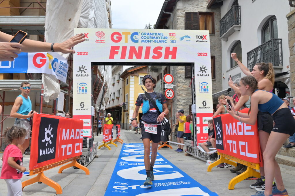 Simone Corsini vince il Gran Trail Courmayeur 2022