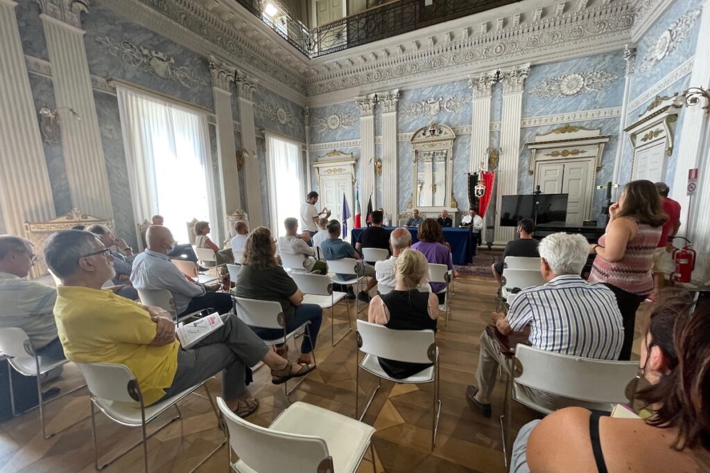L'incontro sulla "movida" al Salone ducale di Aosta