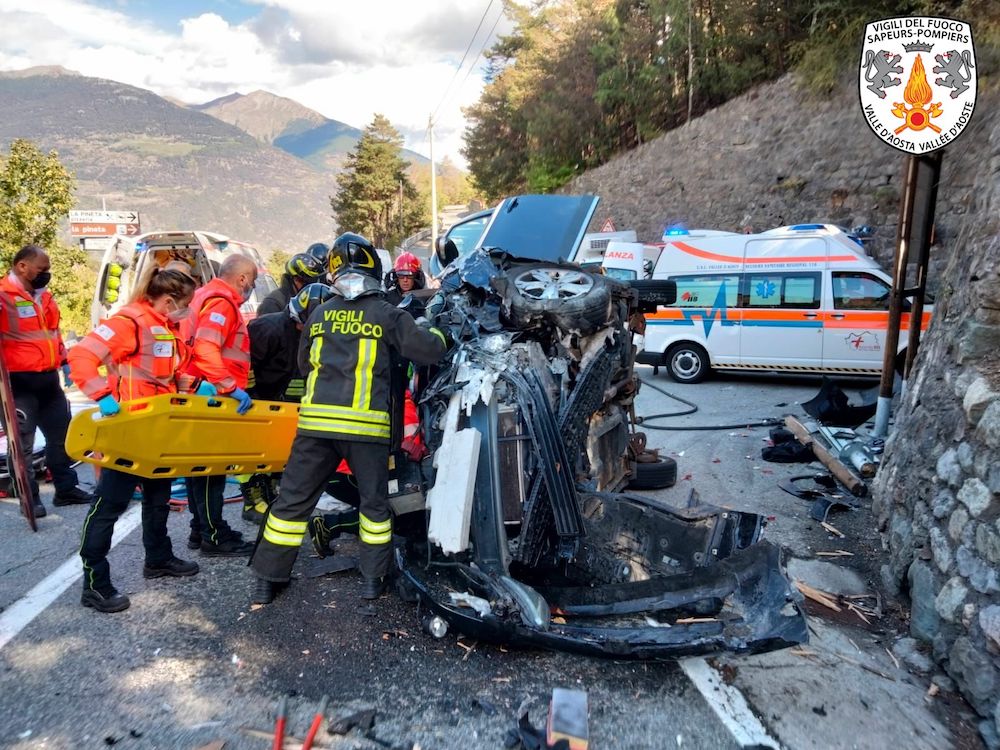 Incidente sulla strada per Cogne, due feriti