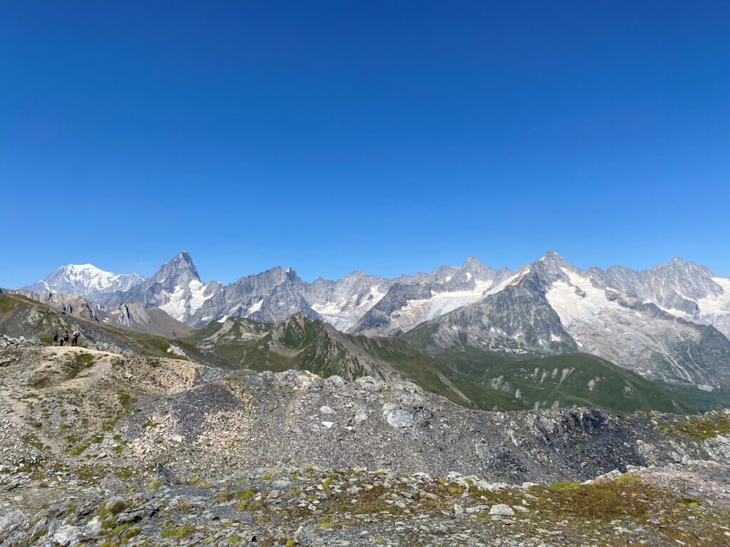 Pointe de Drone, escursionista muore dopo esser precipitato per 50 metri