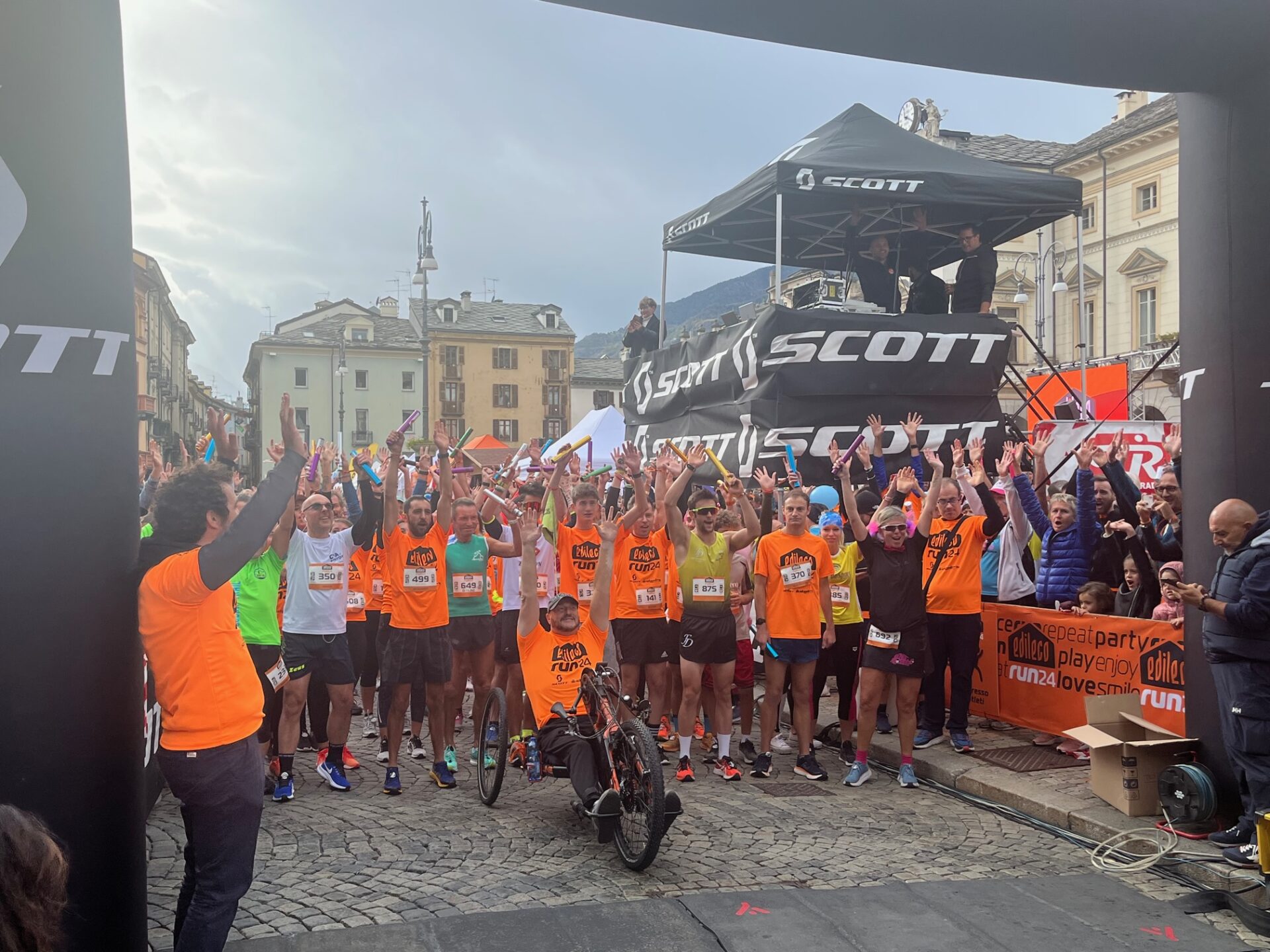 EdilecoRun24  24 ore di corsa nel centro di Aosta