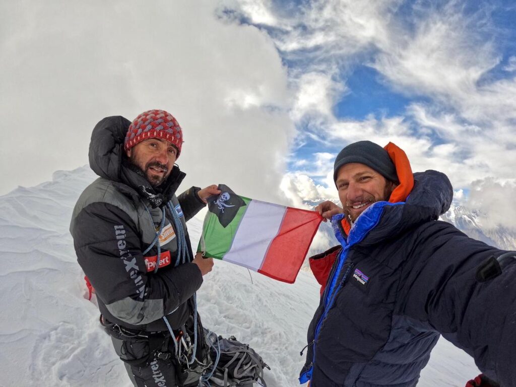 Matteo Stella e Riccardo Bergamini in cima al Khosar Gang, potrebbero essere i primi italiani