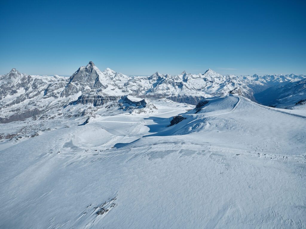 Matterhorn Cervino Speed Opening preparazione delle piste fine settembre Copyright Pascal Gertschen