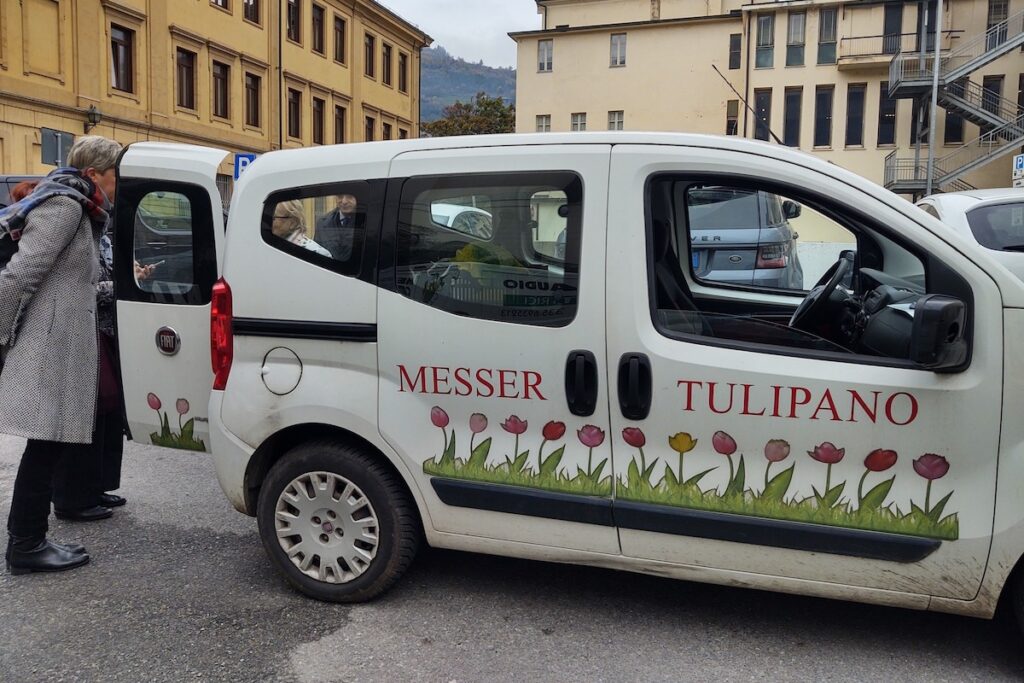 I tremila bulbi di tulipano donati al Comune di Aosta