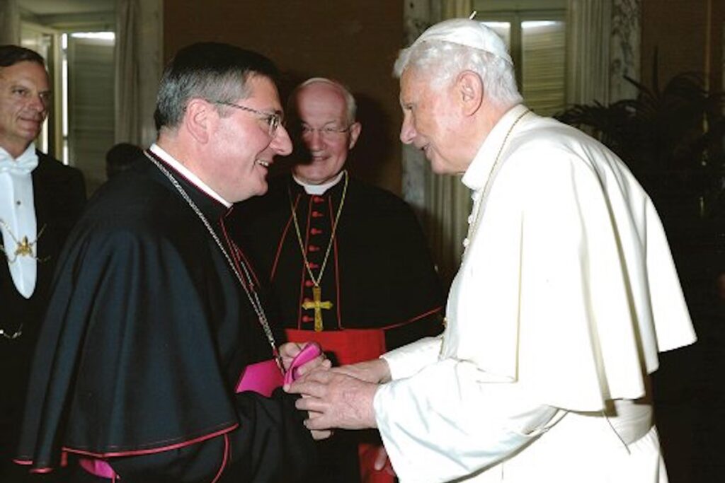 Monsignor Franco Lovignana con papa Benedetto XVI