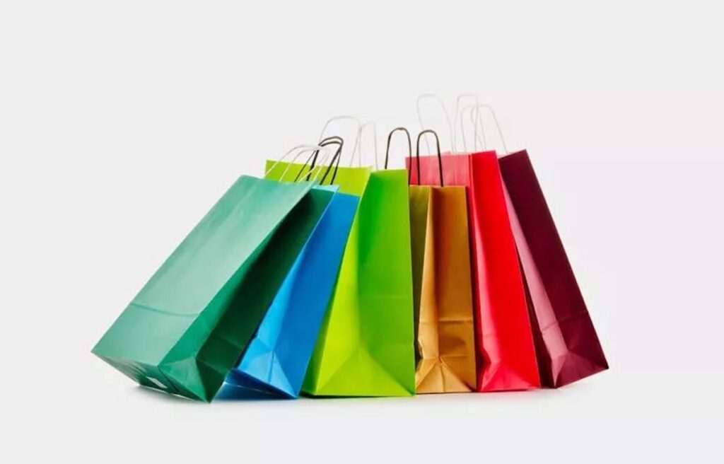 Quando il comfort incontra il marketing: perché scegliere borse shopper personalizzate per il proprio negozio o evento?